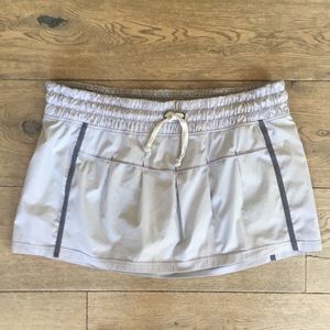 Luluemon grey & white stripe pleated tennis skirt